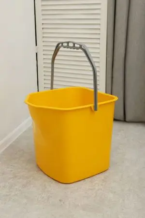 Вик: Ведро 20л пластик MRY желтое