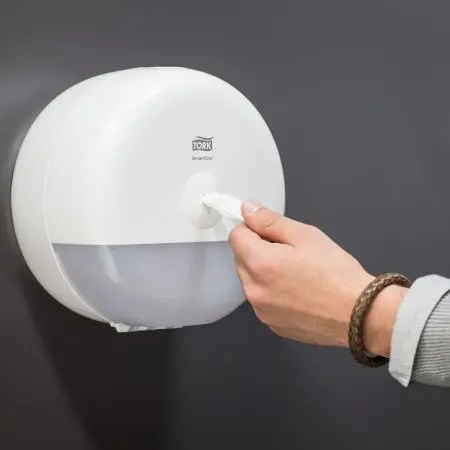 Tork: Диспенсер T9 SmartOne® для туалетной бумаги в мини рулонах белый