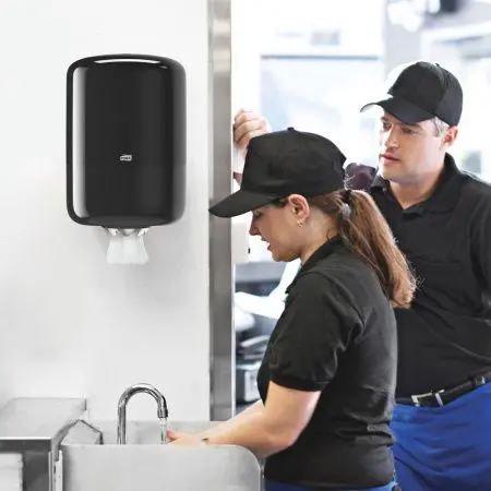 Tork: Диспенсер М2 Elevation для полотенец ЦВ черный