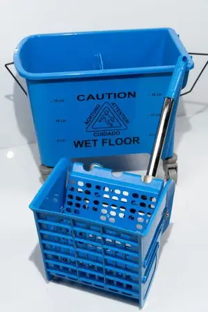 Вик: Тележка 1х20 пластик с отжимом синяя MRY