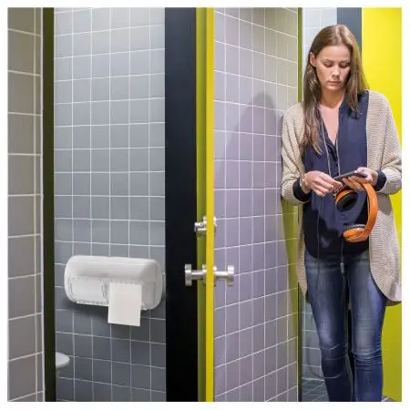 Tork: Диспенсер T4 Elevation для туалетной бумаги в стандартных рулонах белый