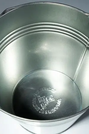 Хозяйственный инвентарь: Ведро оцинкованное 12л