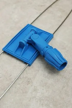 Вик: Держатель мопов 60см под карман метал рамка синий MRY