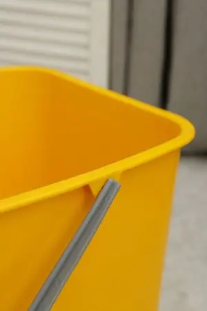 Вик: Ведро 20л пластик MRY желтое